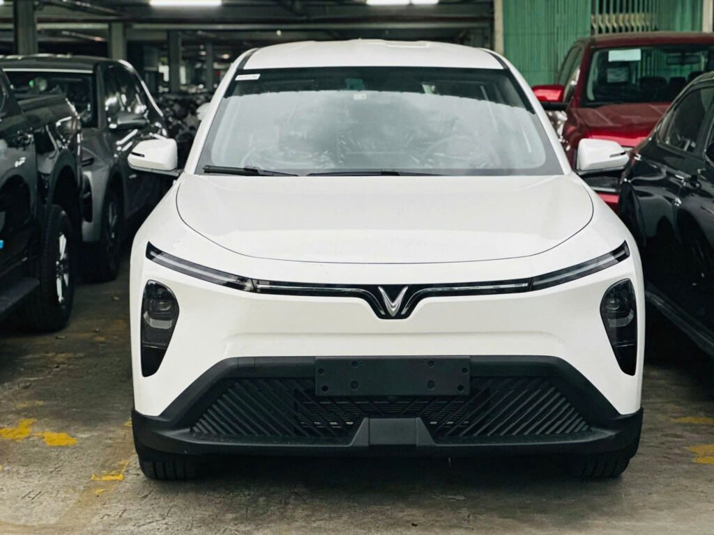 vinfast limo green mau trang