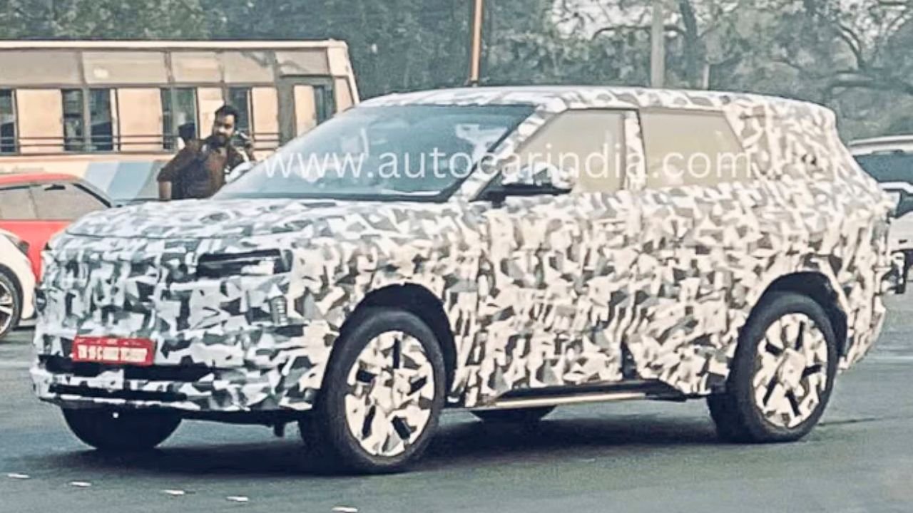 mahindra b07 electric suv spied first time 2